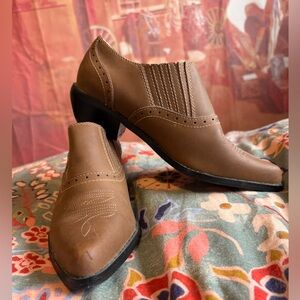 dingo Brown Leather Ankle Booties